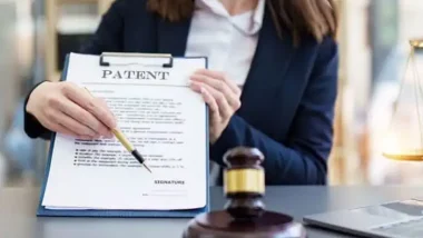 Patent Lawyer with Patent Agreement