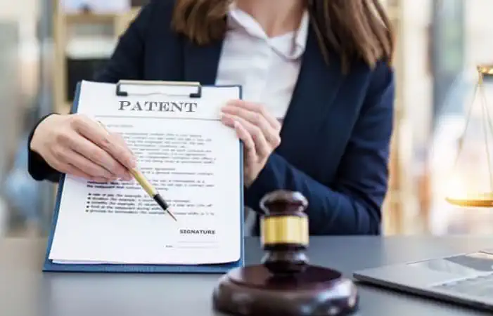 Patent Lawyer with Patent Agreement